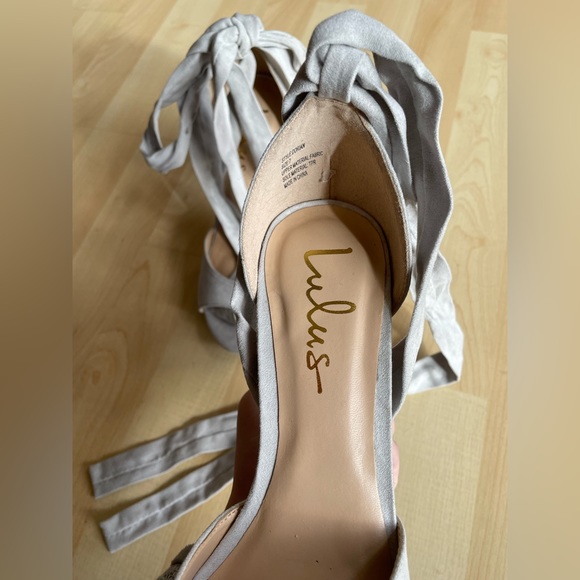 Lulu’s Dorian Lace-Up Platform - Picture 4 of 5